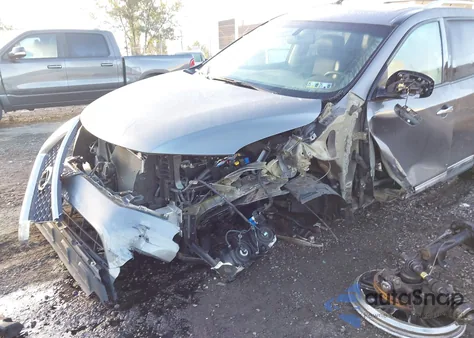 2016 Nissan Pathfinder Platinum z USA, uszkodzony, nr VIN 5N1AR2MM3GC622843